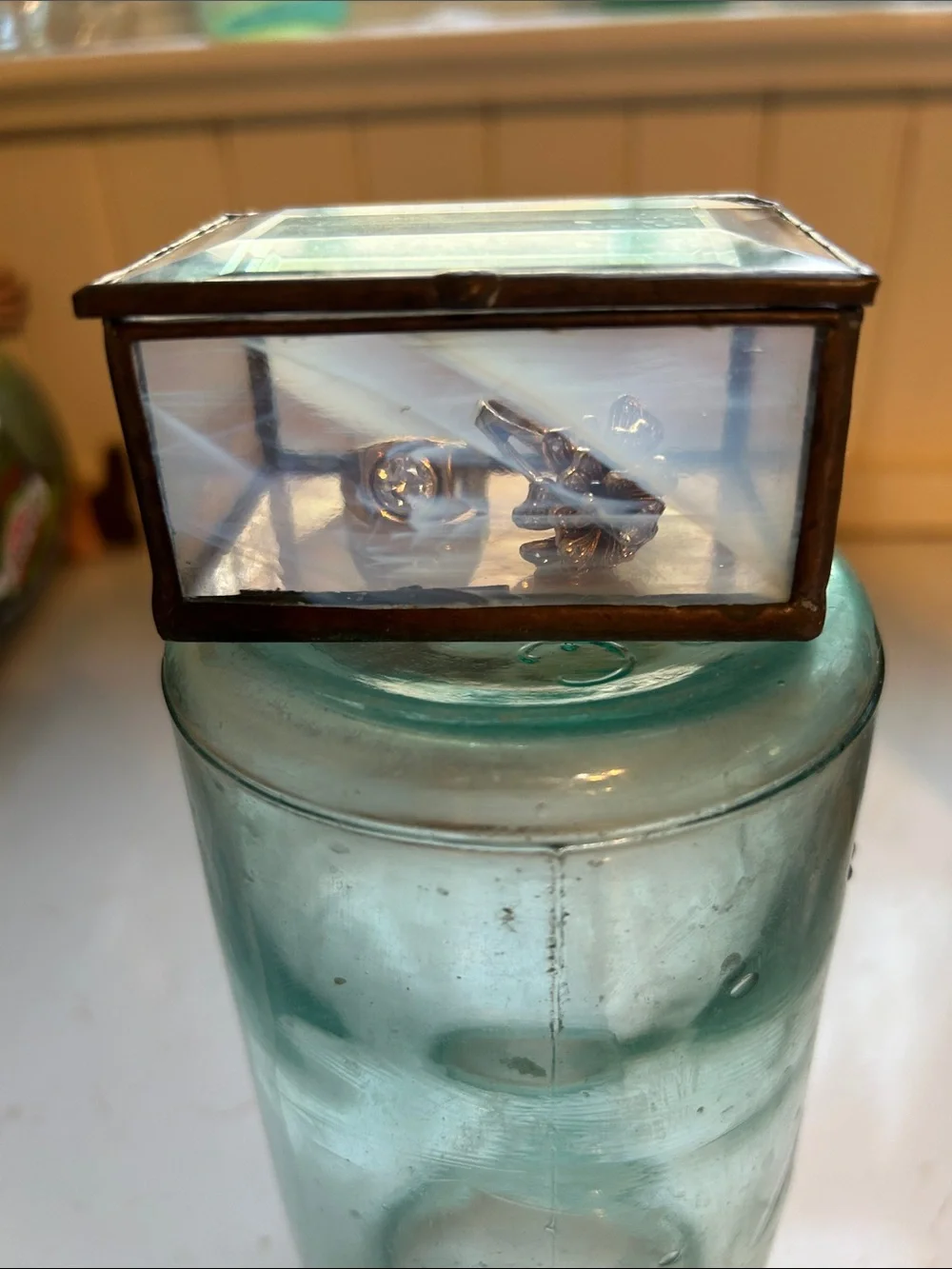 Glass trinket or jewelry box